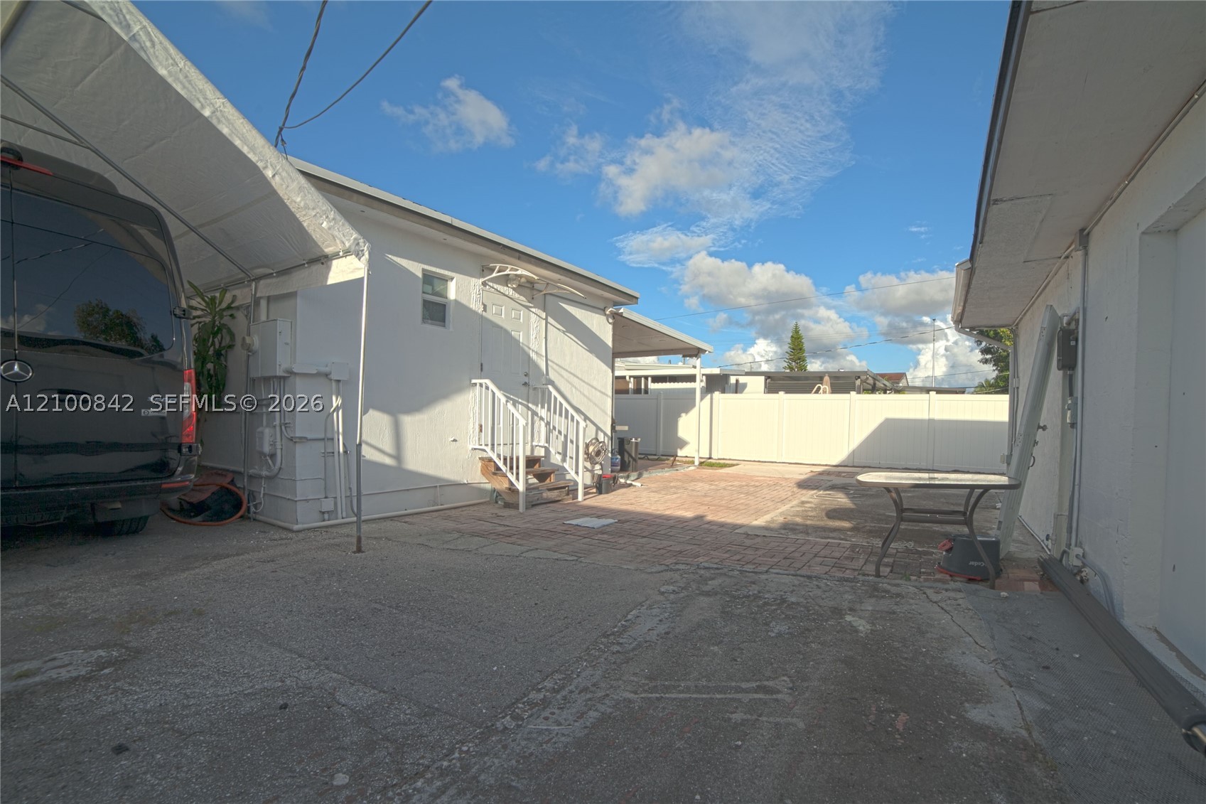 568 E 15th Street, Hialeah, FL 33010 — photo 3