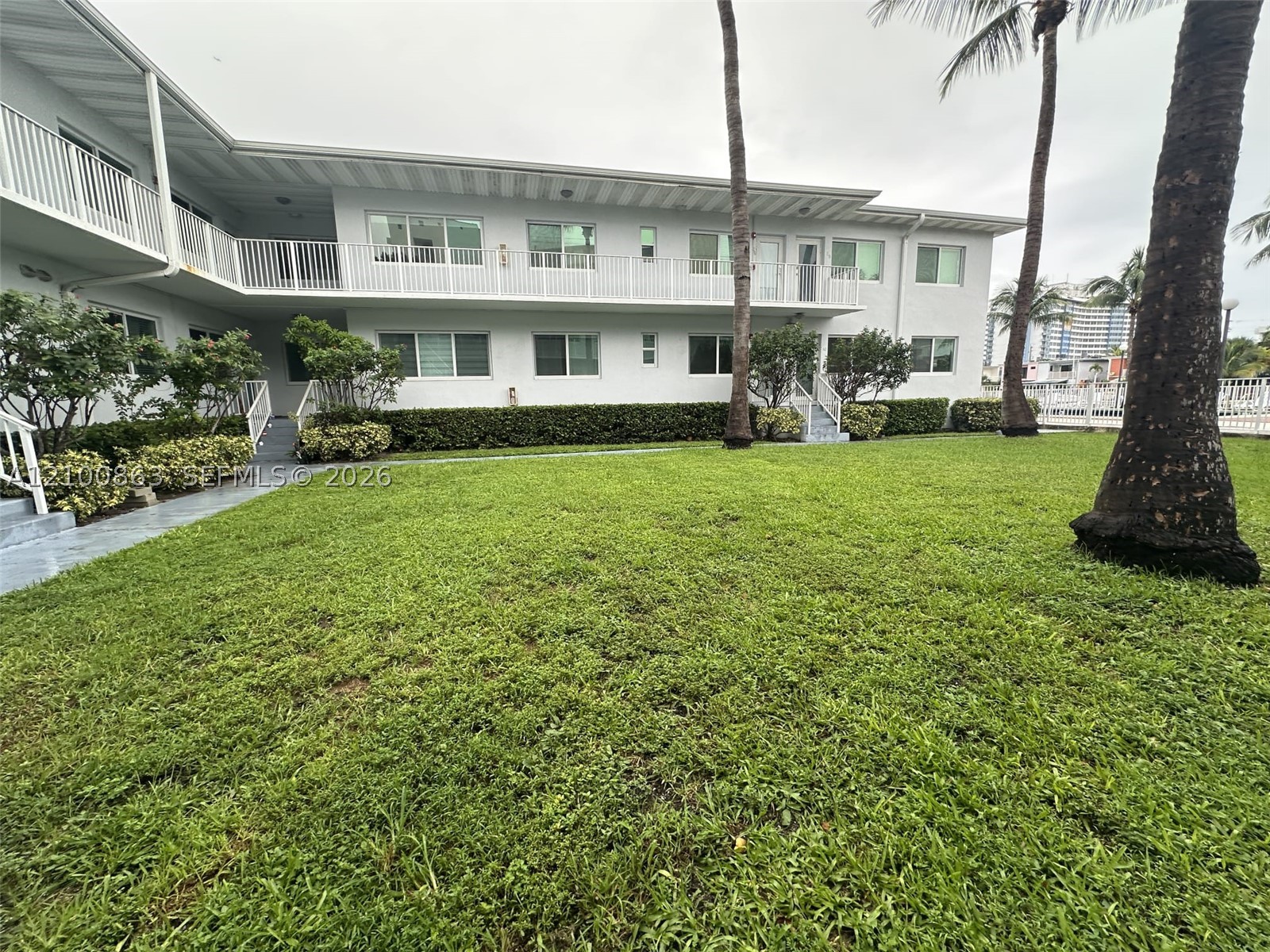 7207 Bay Dr Unit 13 — photo