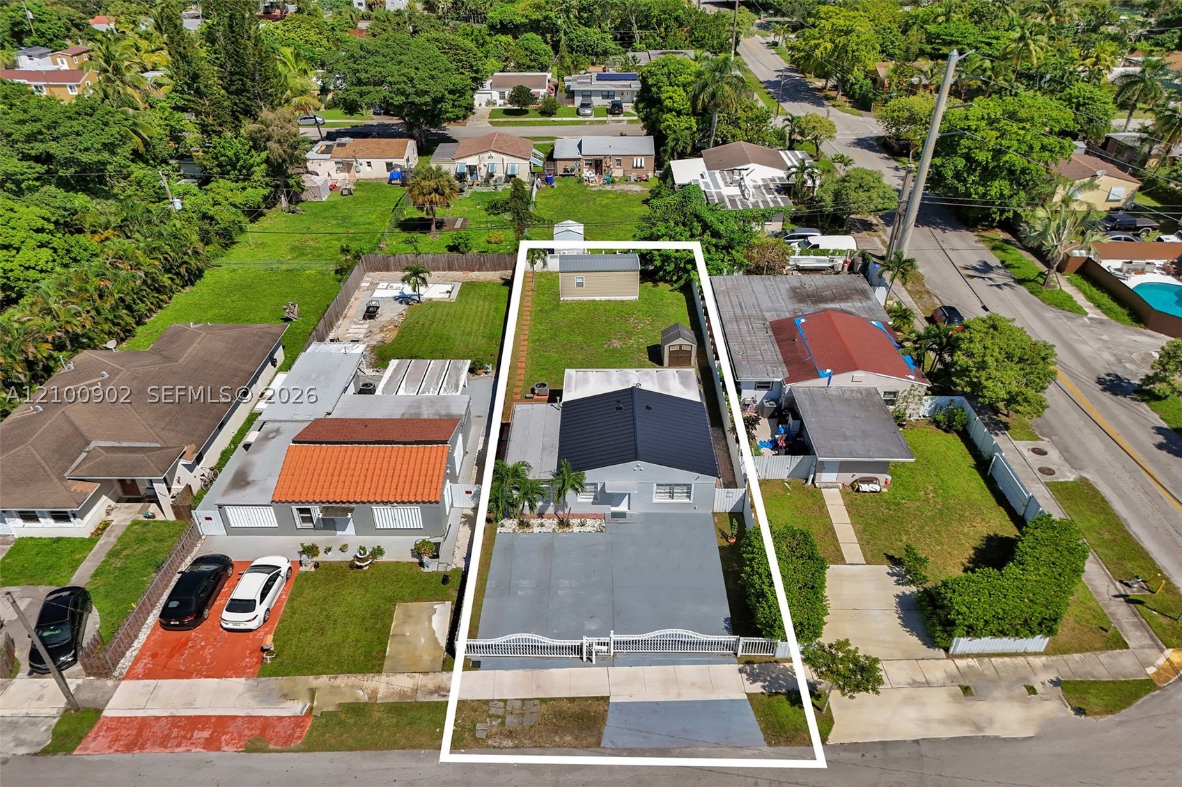 2405 Funston — photo