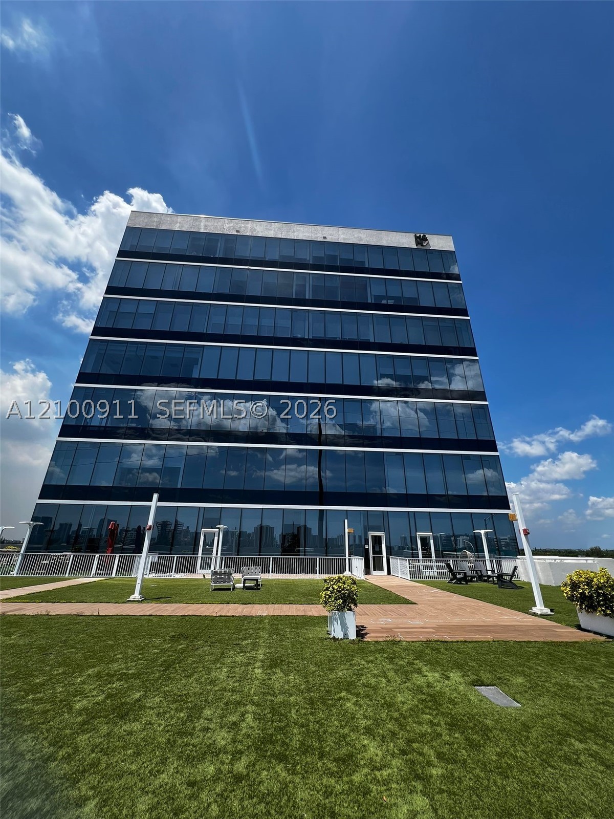 20200 W Dixie Hwy 603 — photo