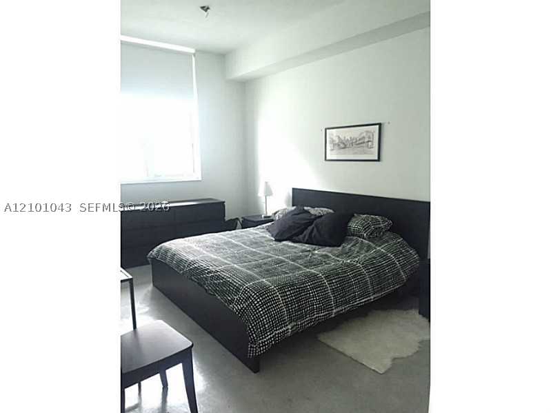 234 NE 3 St 902 — photo