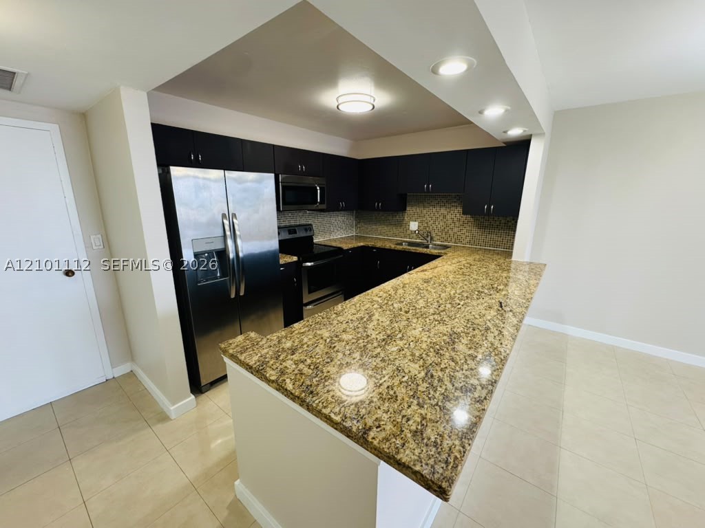 2500 Parkview Dr 307 — photo