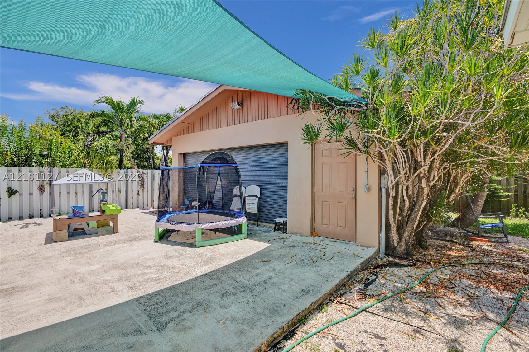 9910 Bahama Dr Eff — photo