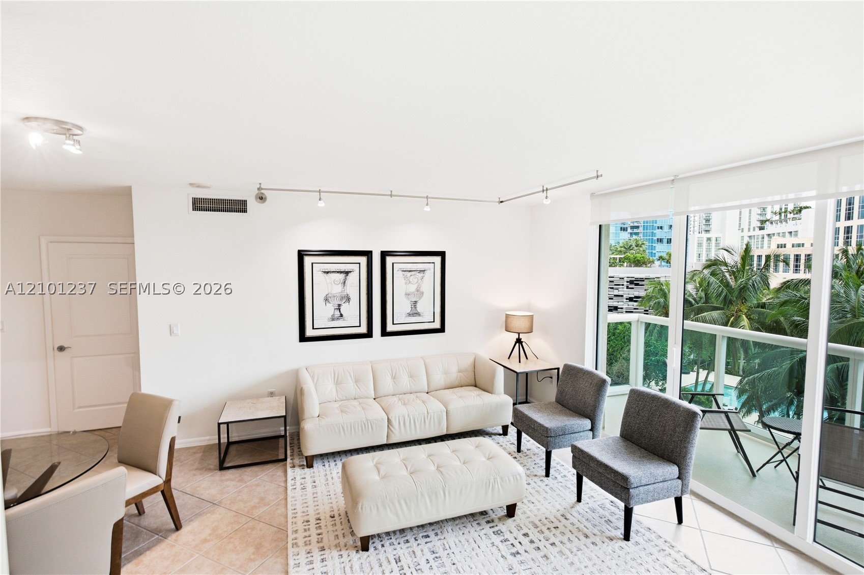 347 N New River Dr E 1108 — photo