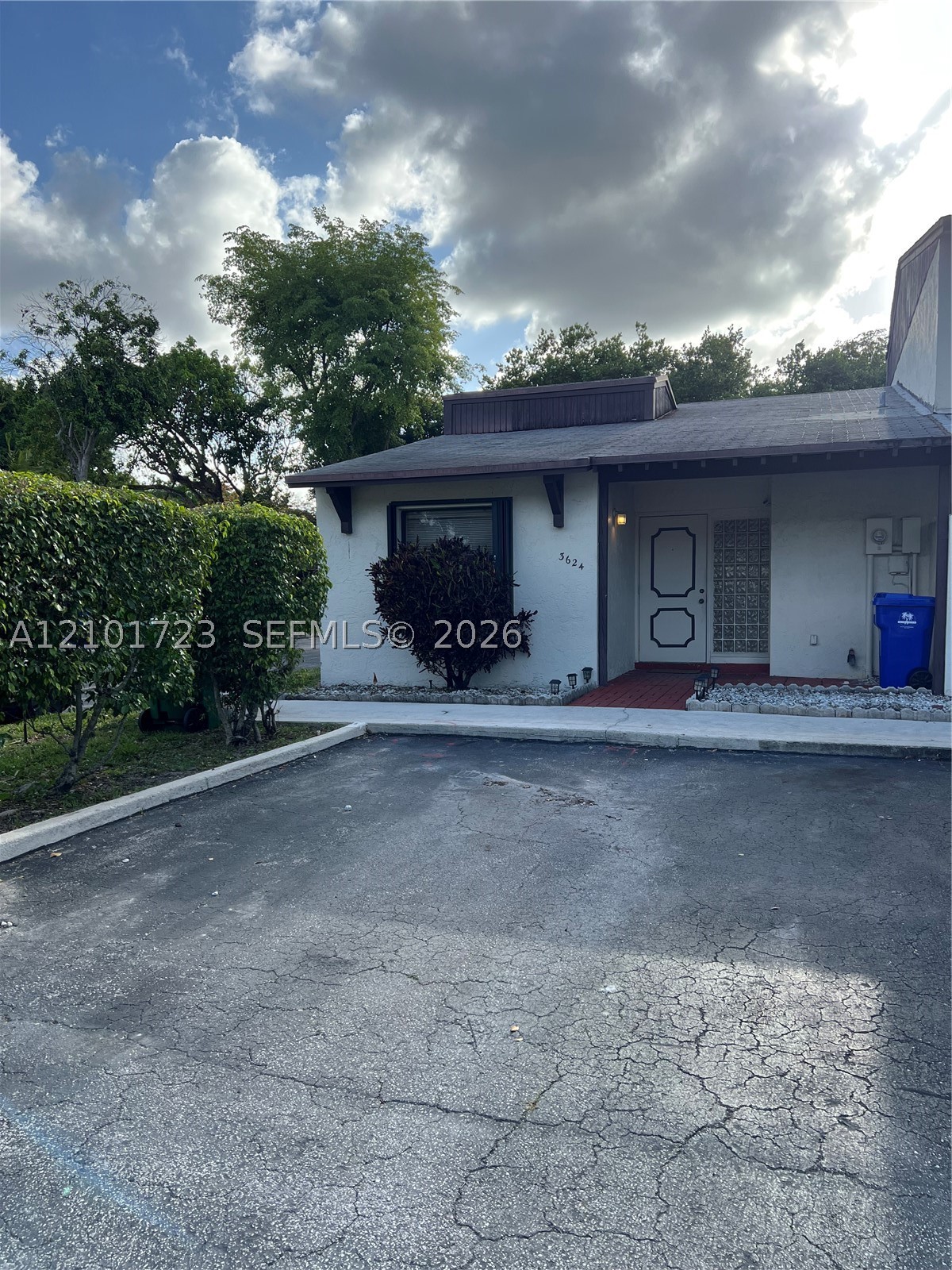 3624 SW 68th Ln 6-D — photo