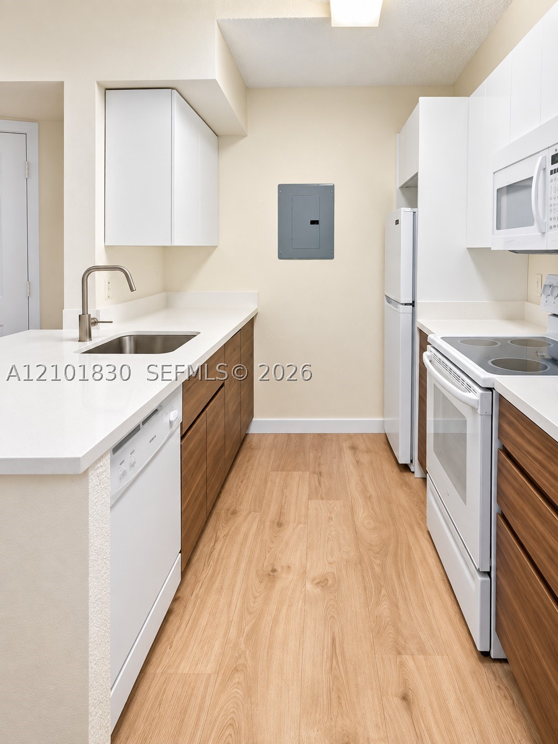 2946 S University Dr 7206 — photo