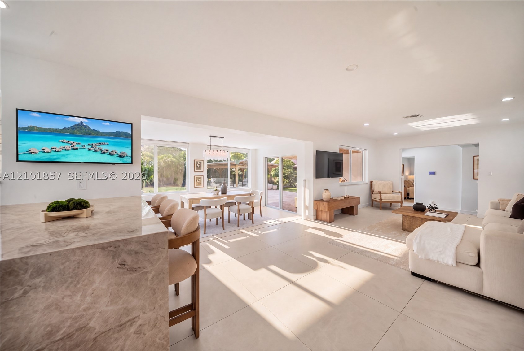 649 Azalea Ct — photo