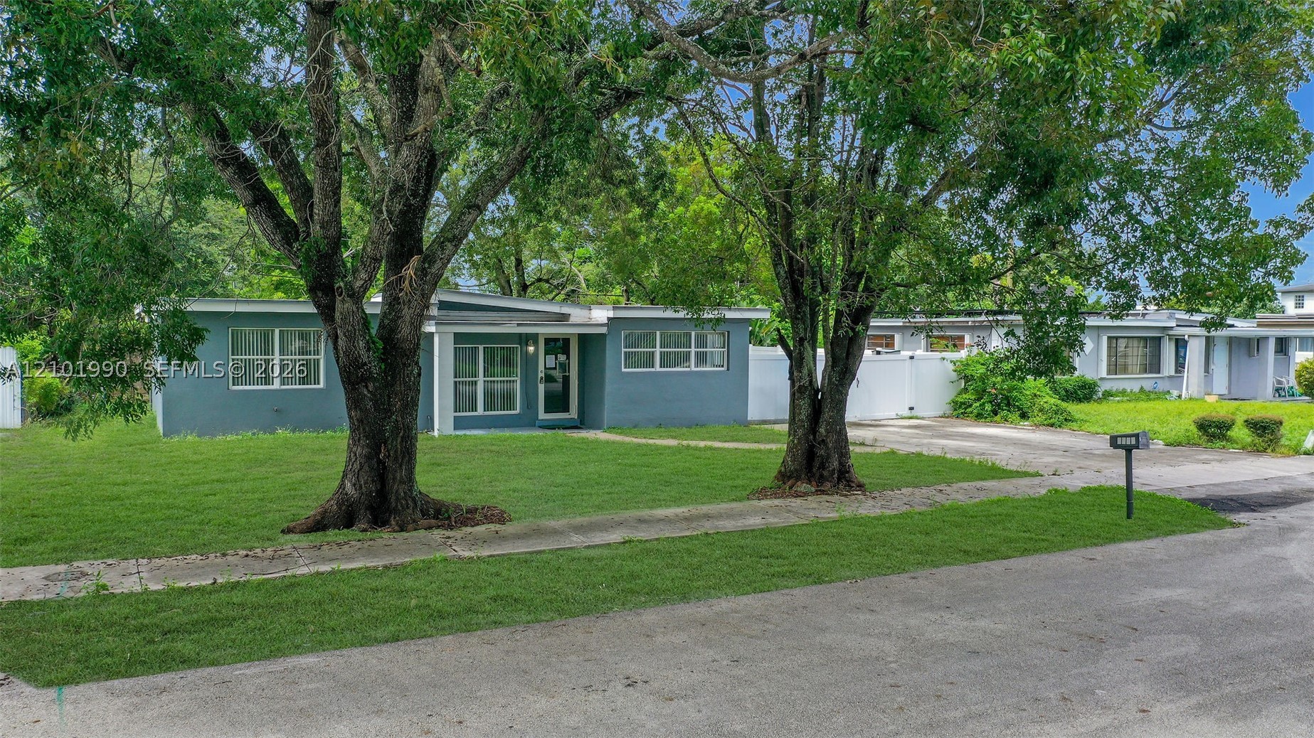 3330 SW 59 — photo