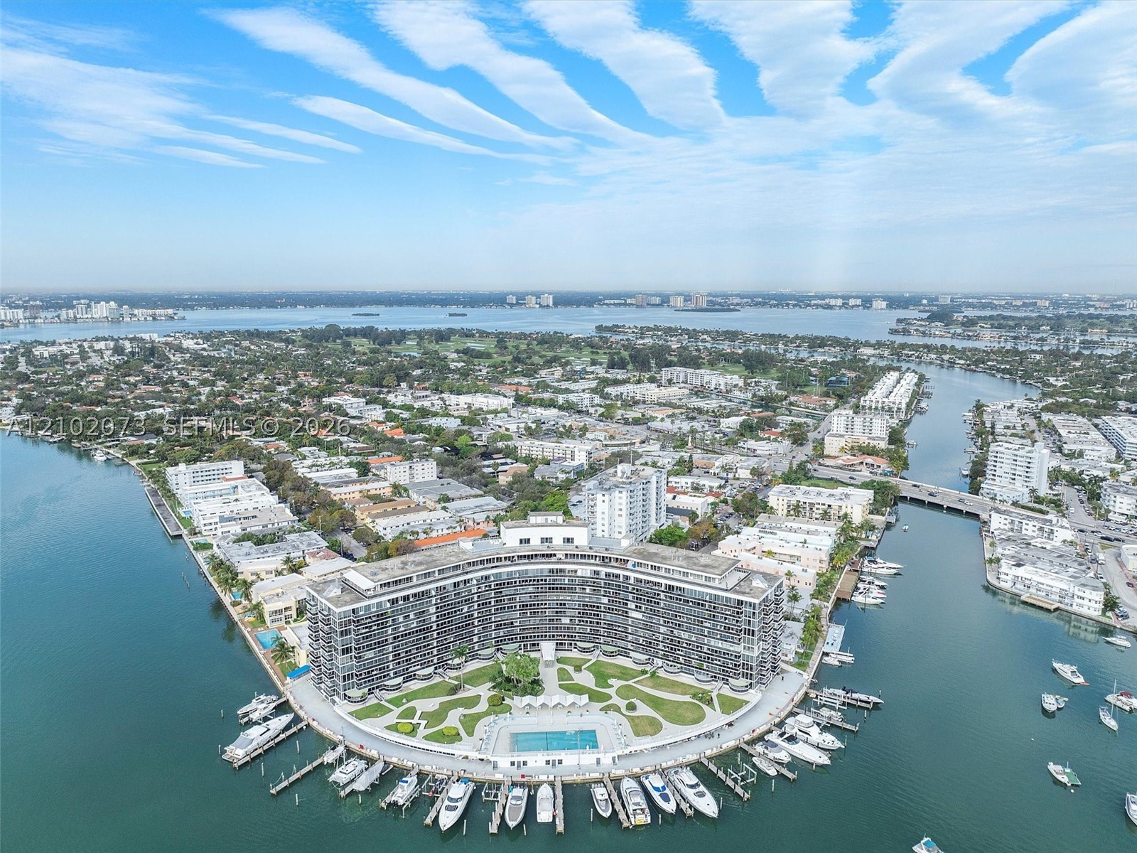900 Bay Dr 617 — photo