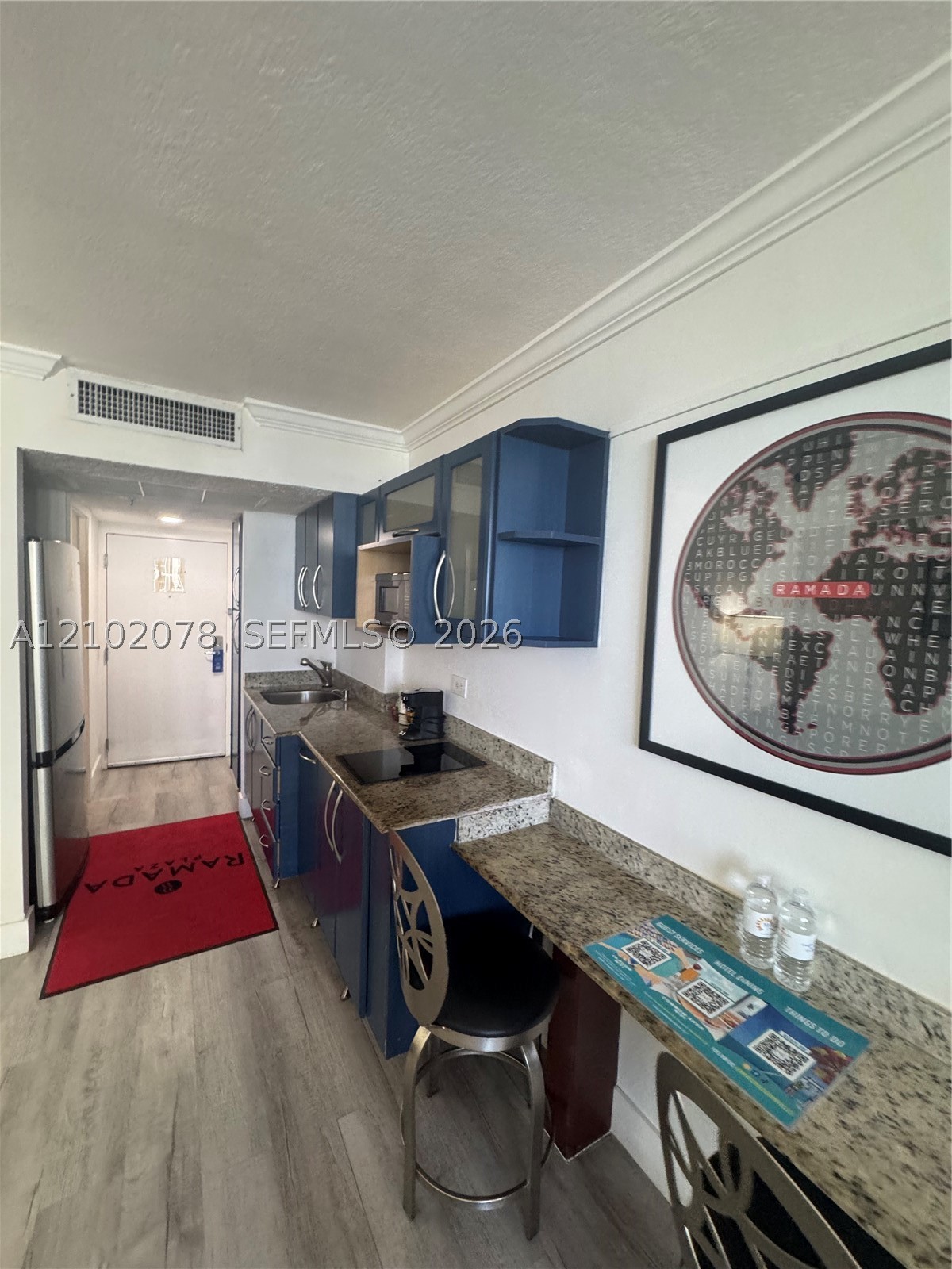 19201 Collins Ave 918 — photo