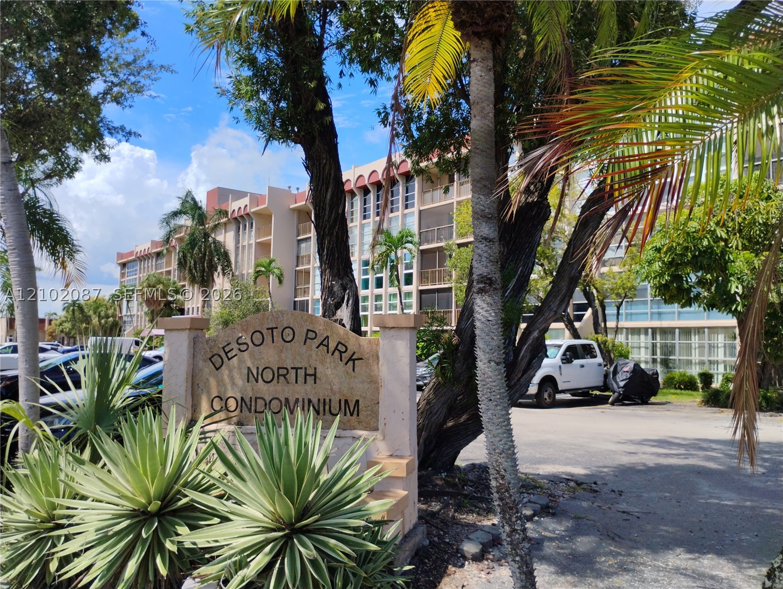 2101 Atlantic Shores Blvd Unit 504 — photo