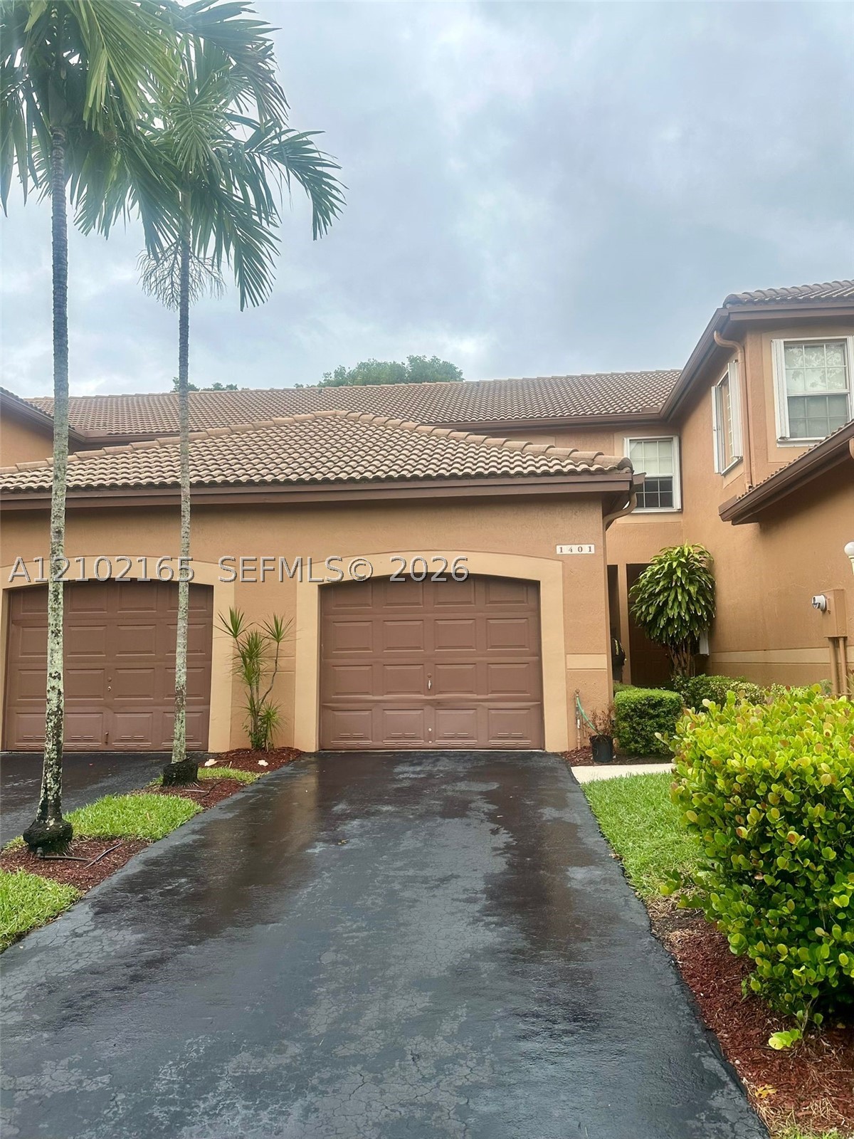 1401 Veracruz Ln — photo
