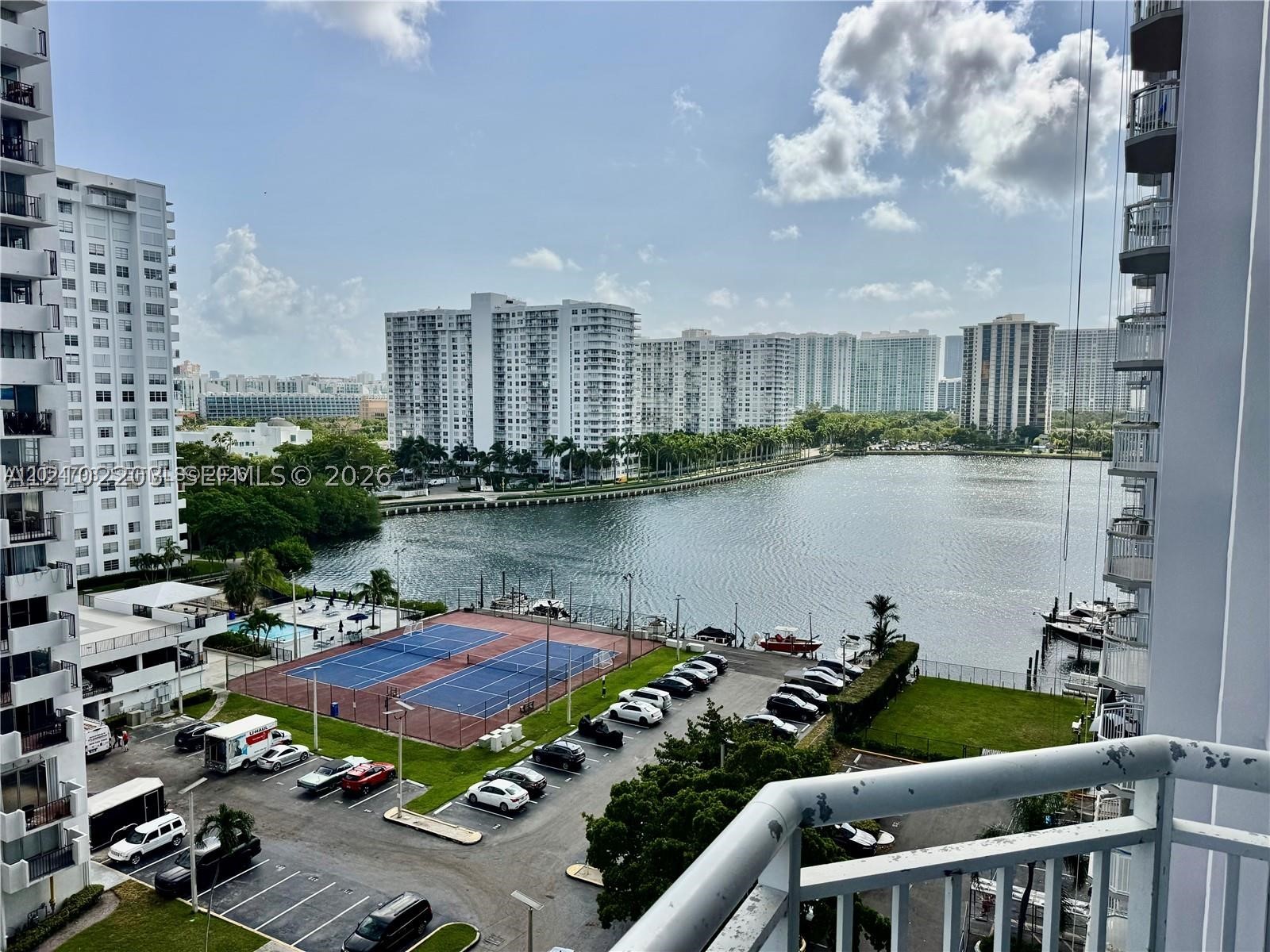 18051 Biscayne Blvd 1002 — photo