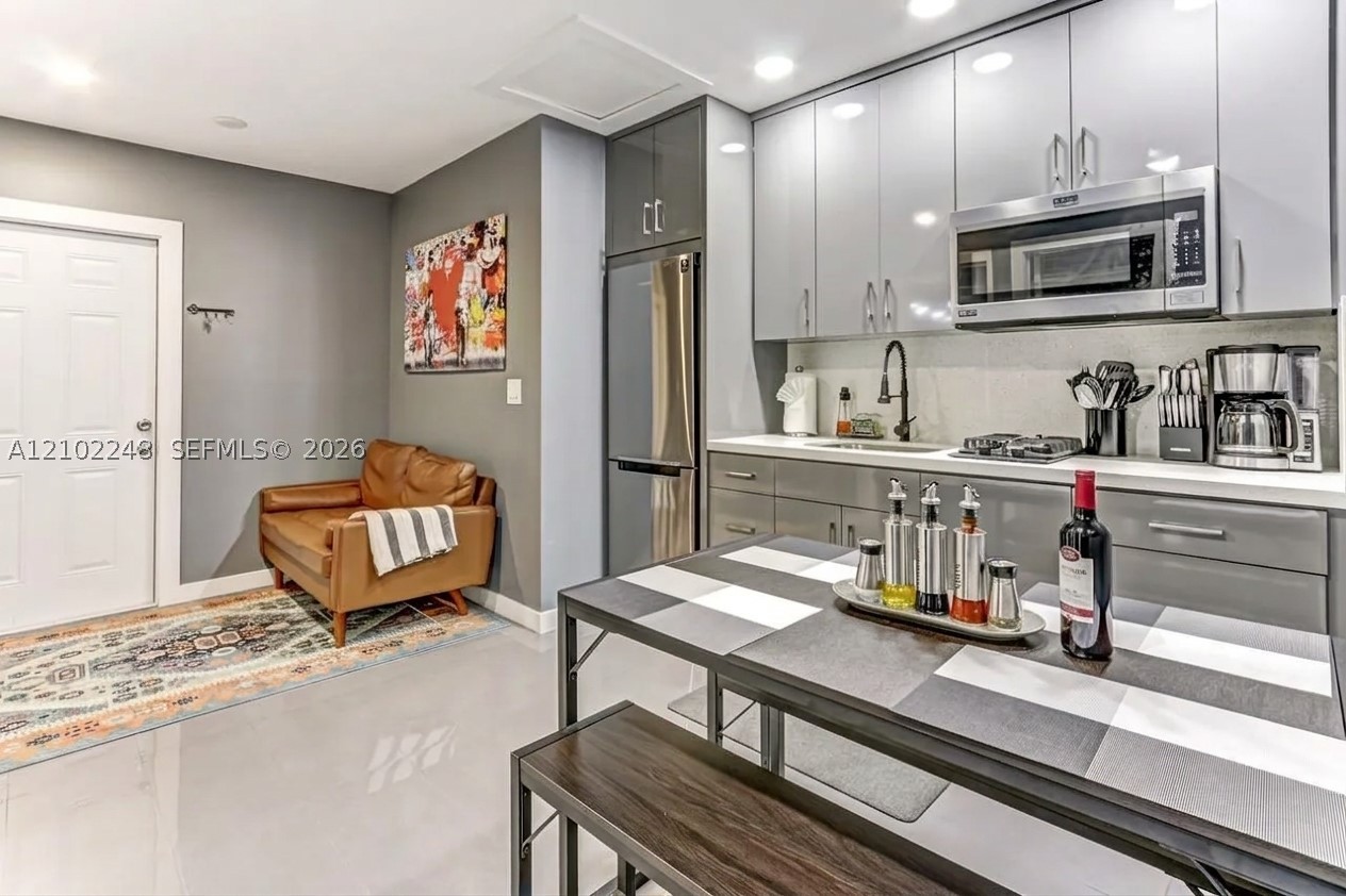 2302 Taylor St 3 — photo