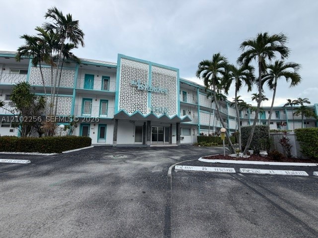 2500 Diana Dr Unit 308 — photo