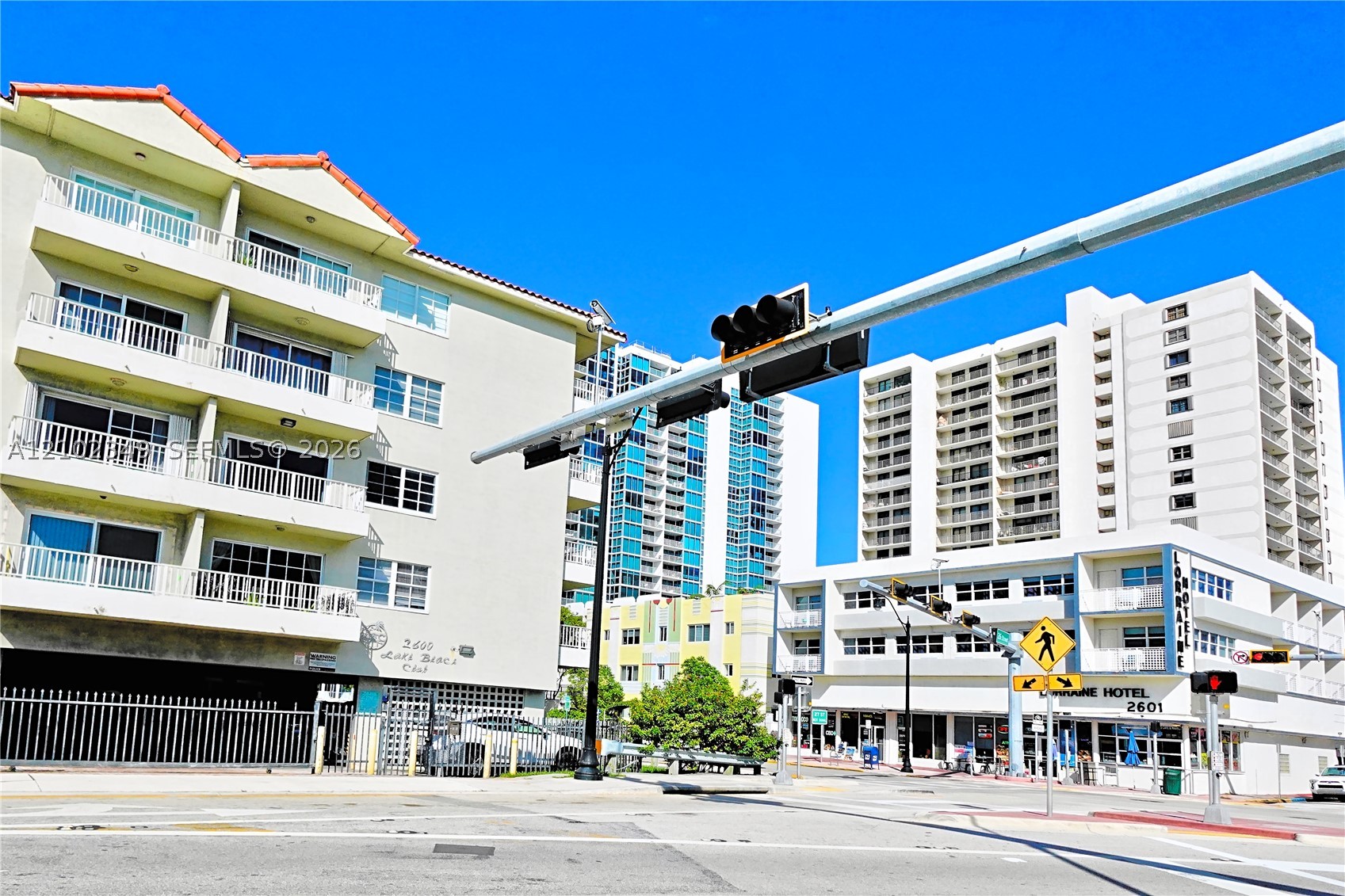 2600 Collins Ave Unit 308 — photo