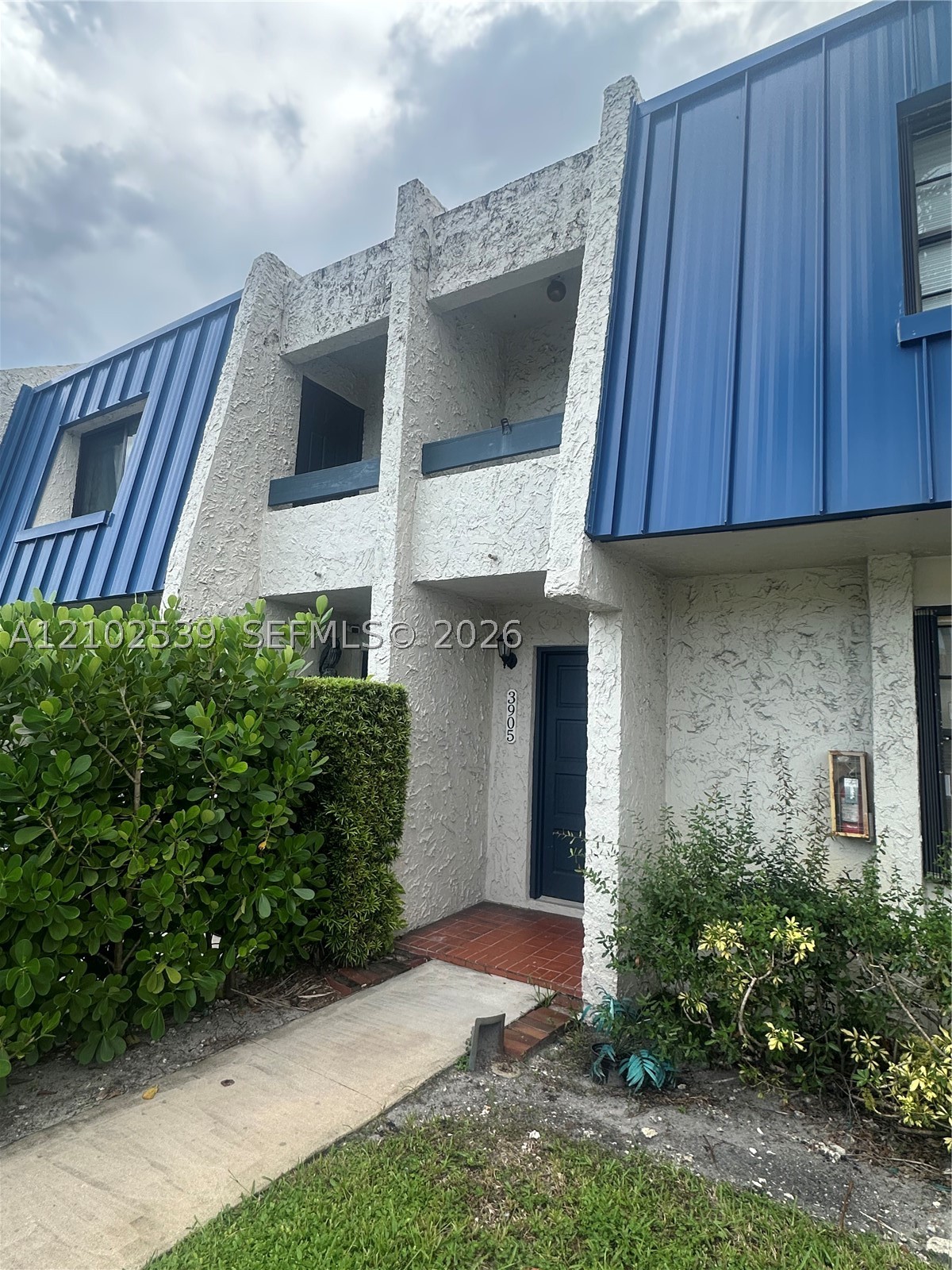 3905 Sheridan St — photo