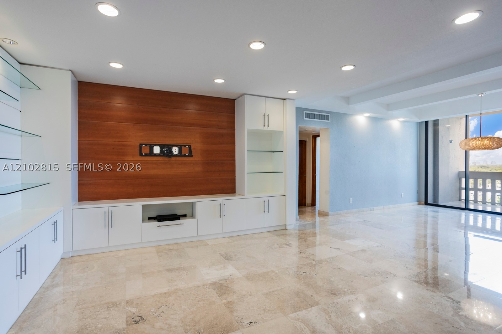 90 Edgewater Dr Unit Ph15 — photo