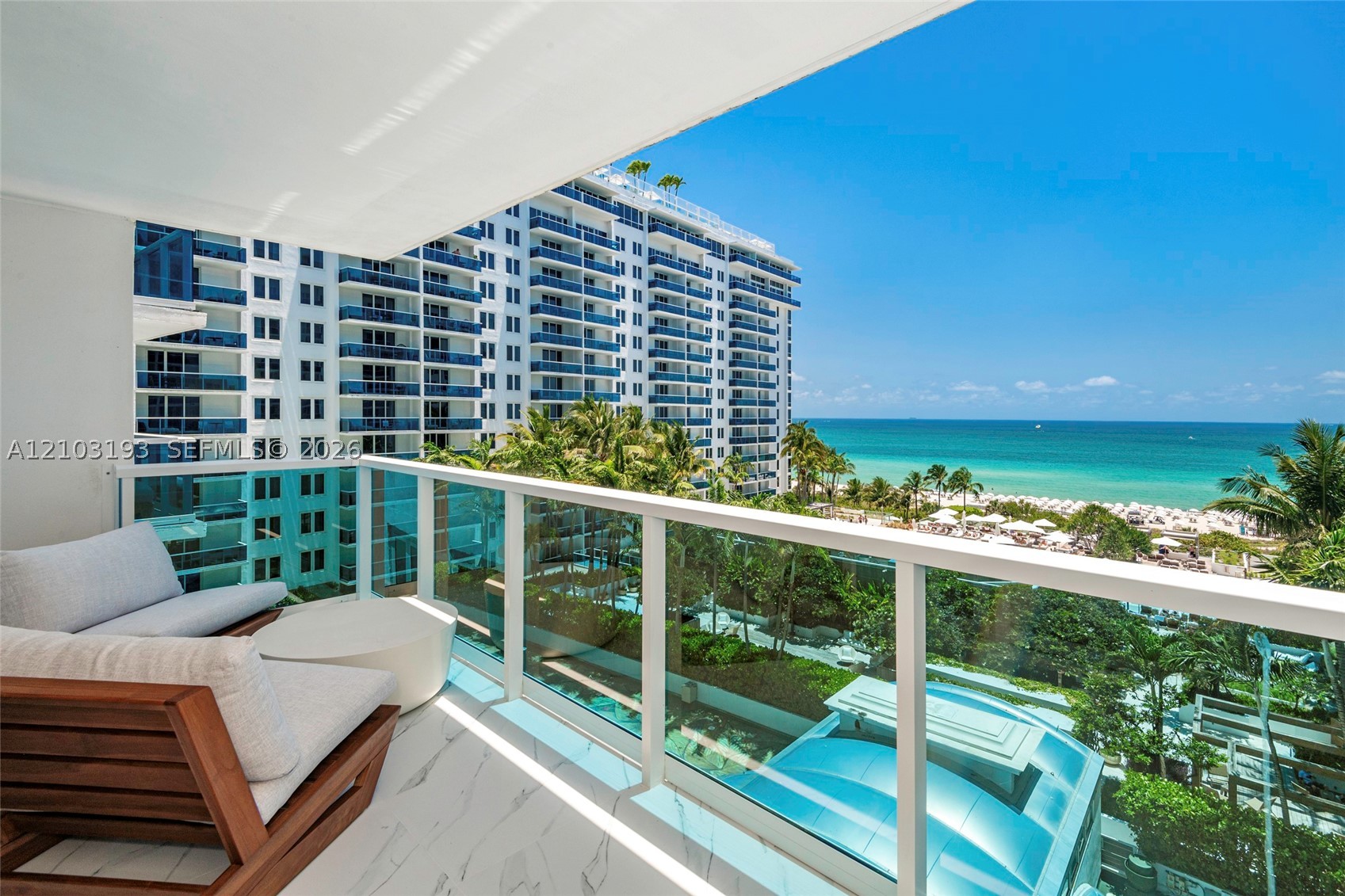 2301 Collins Ave Unit 825 — photo