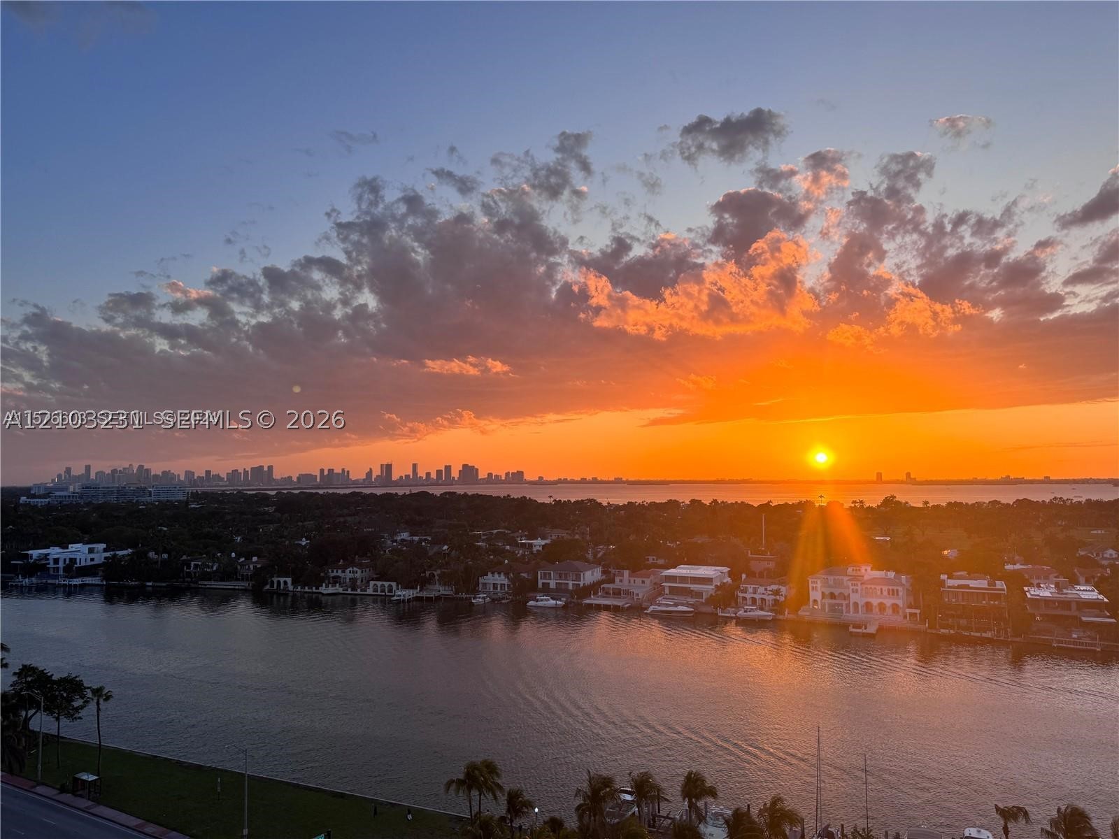5401 Collins Ave Unit 1229 — photo