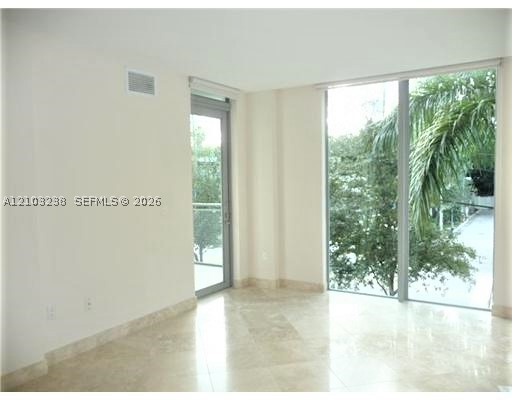 3001 SW 27th Ave Unit 202 — photo