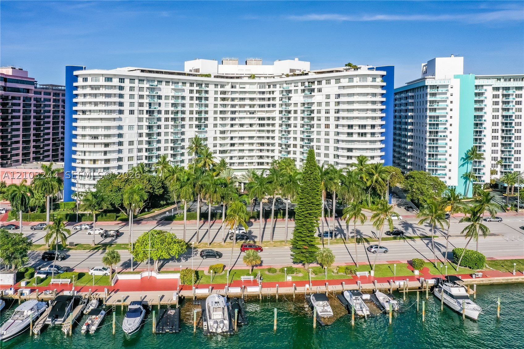 5161 Collins Ave Unit 711 — photo