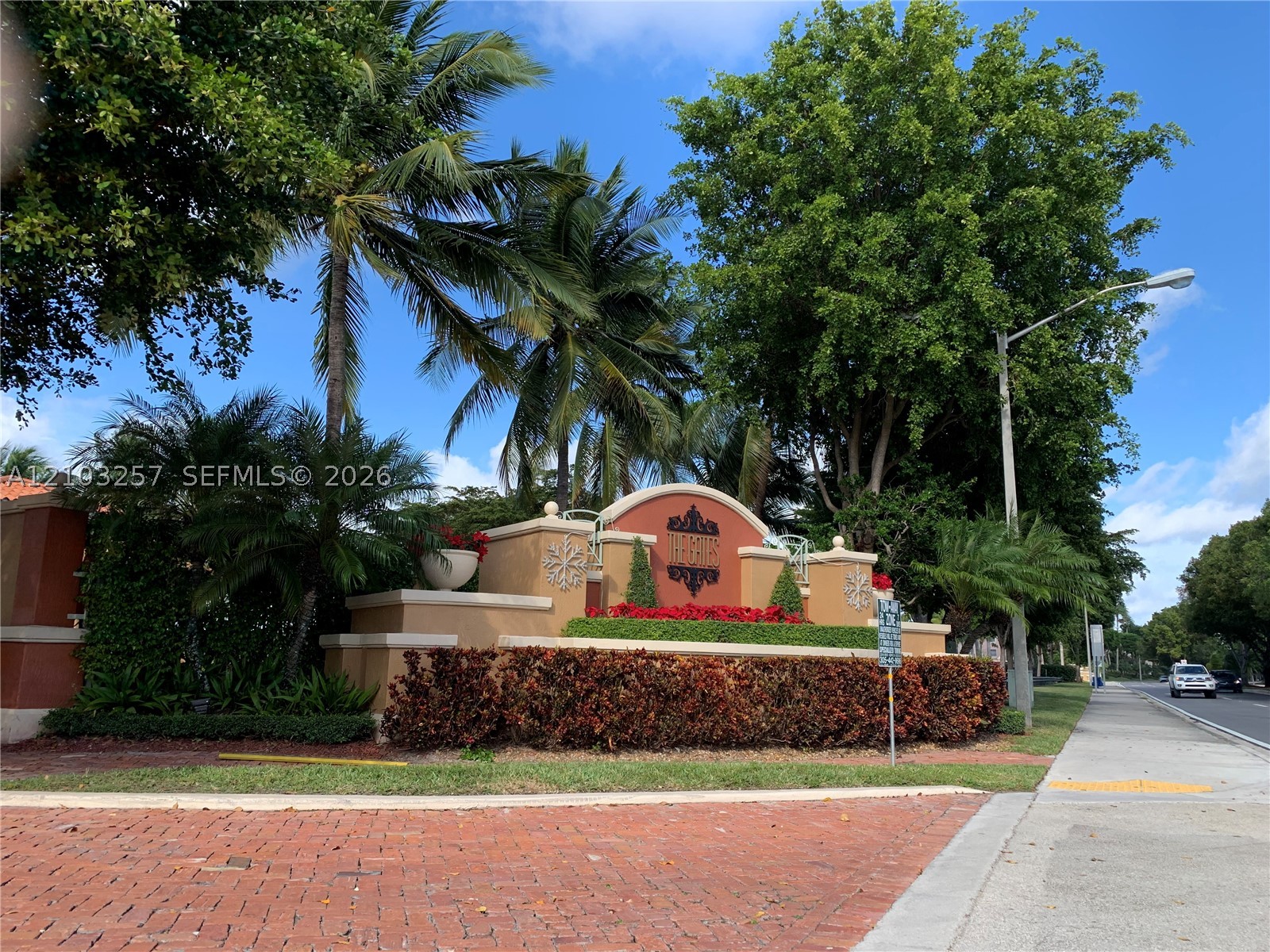 6141 NW 115th Pl Unit 350 — photo