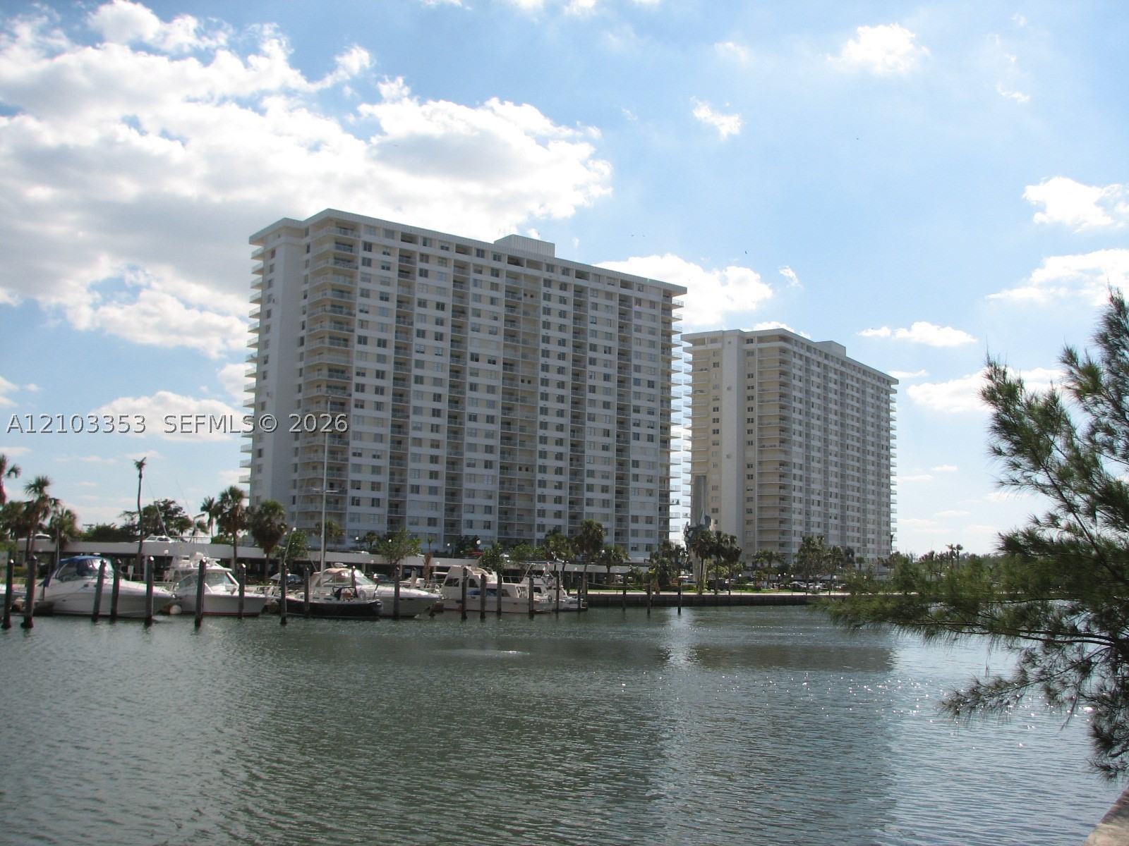 300 Bayview Dr Unit 410 — photo