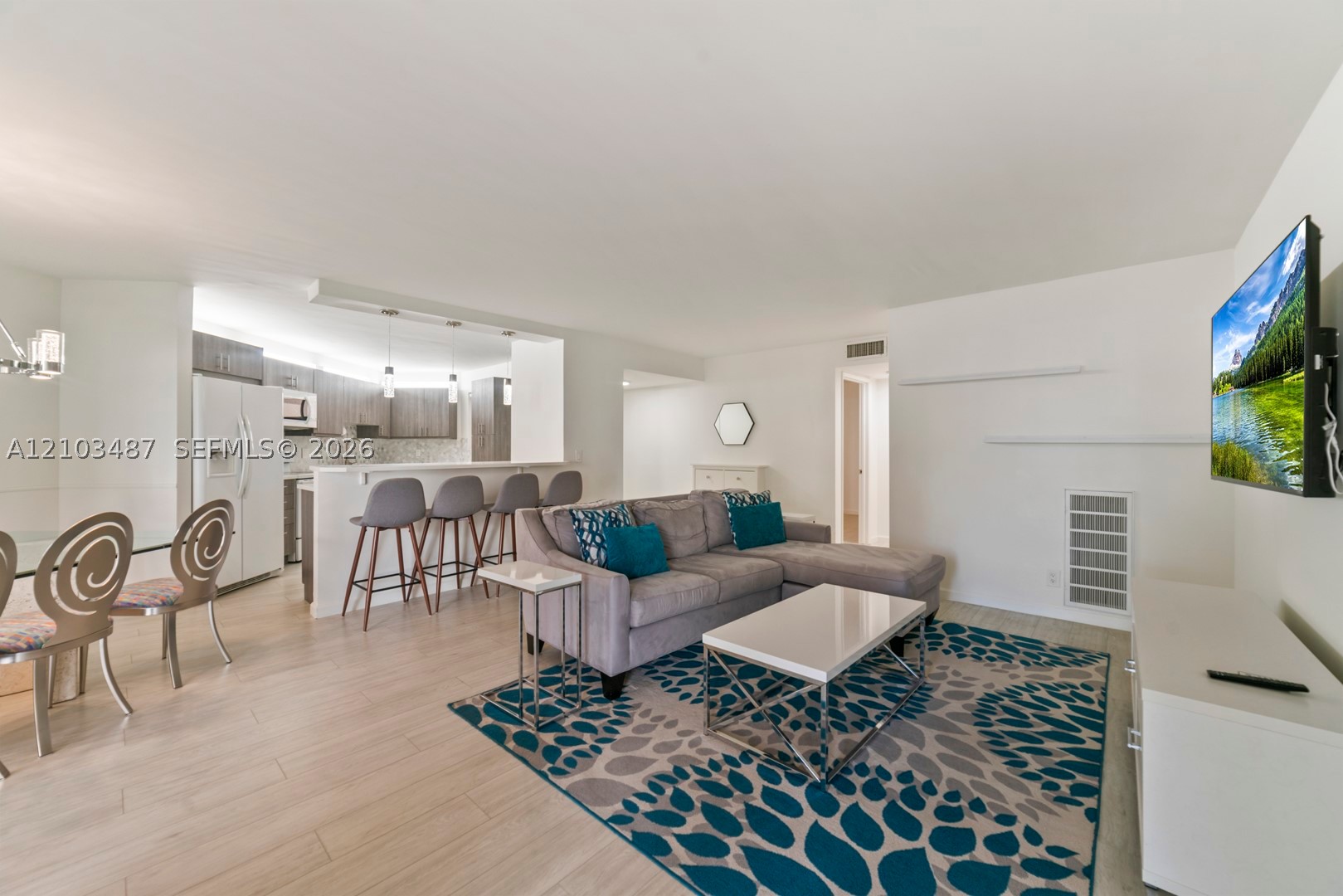 5850 Camino Del Sol Unit 206 — photo