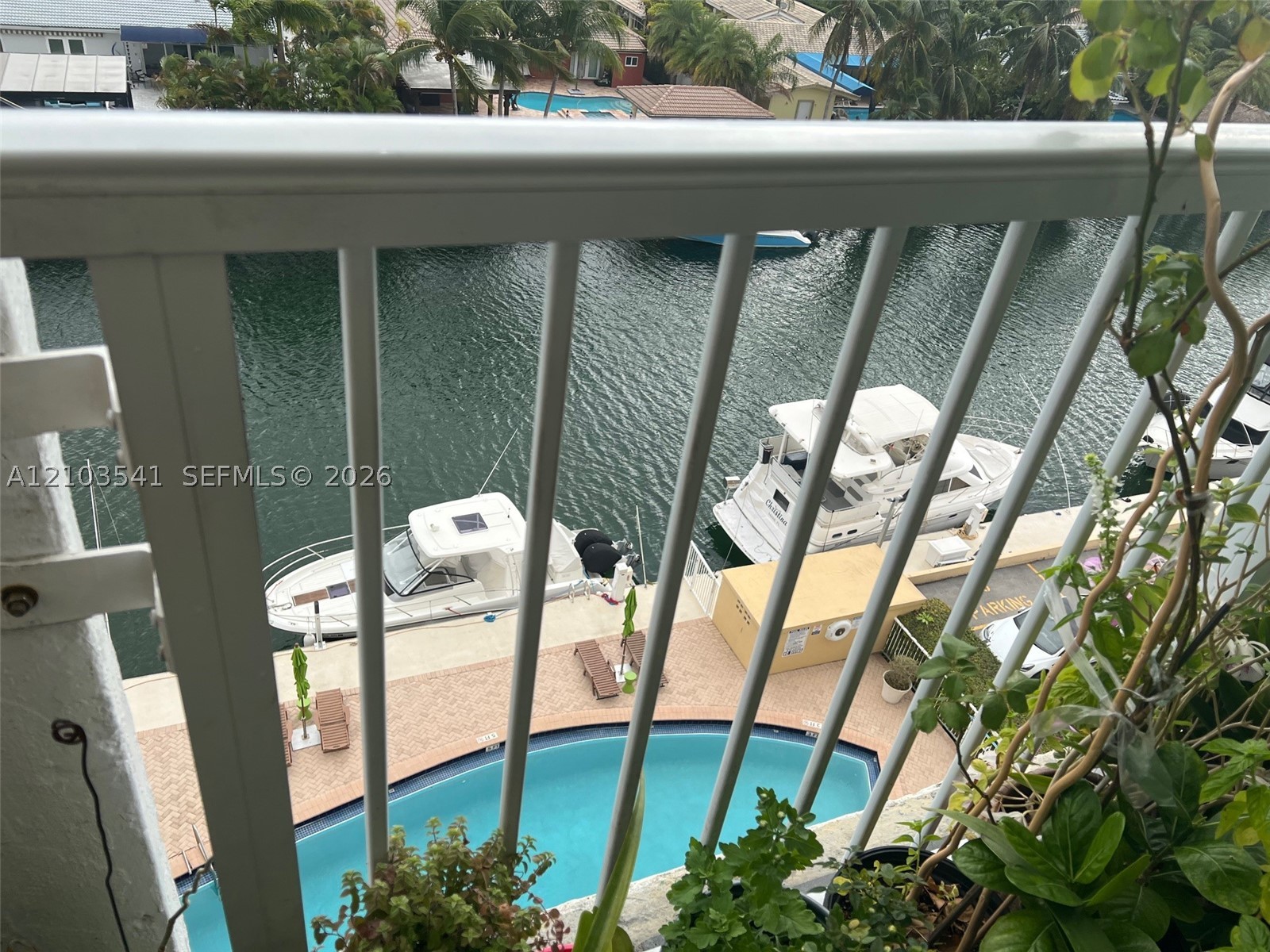 2000 NE 135th St Unit 707 — photo