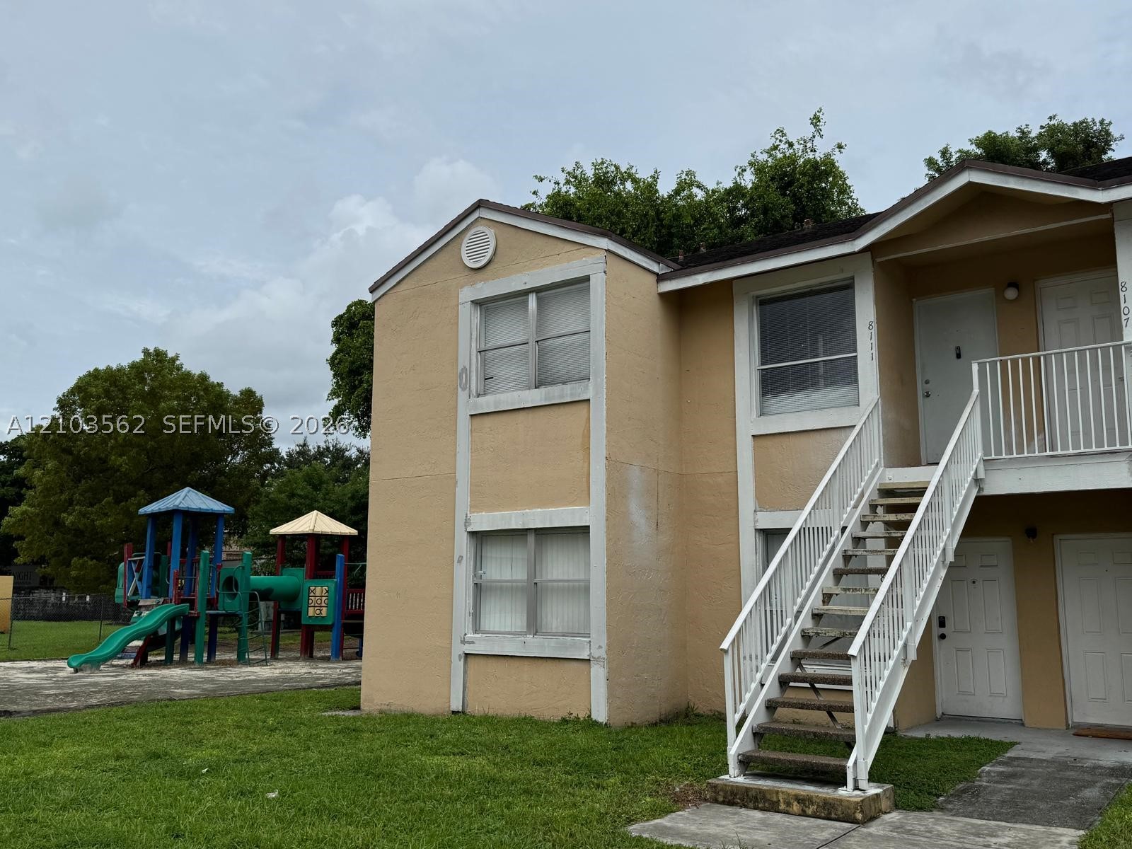 8111 SW 21st Ct Unit 8111 — photo