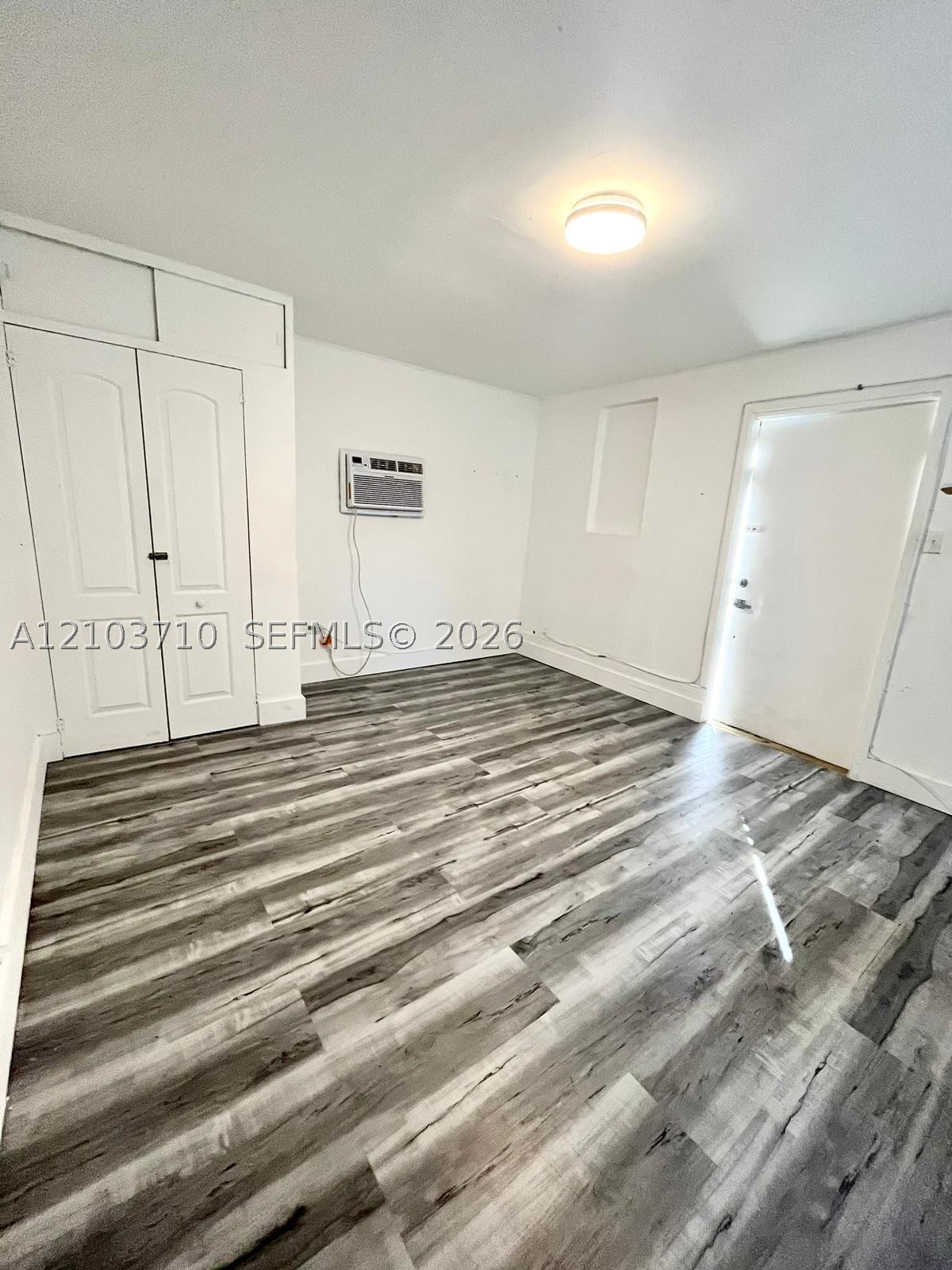 1648 NE 172 St Unit 2 — photo