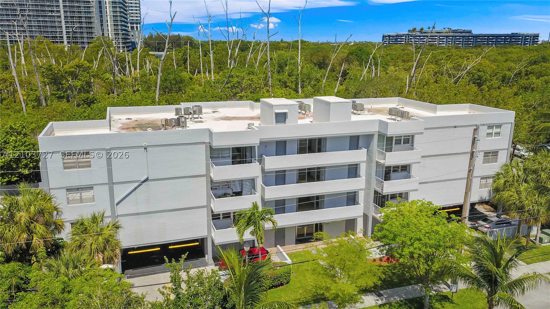 16518 NE 26th Ave Unit 405 — photo