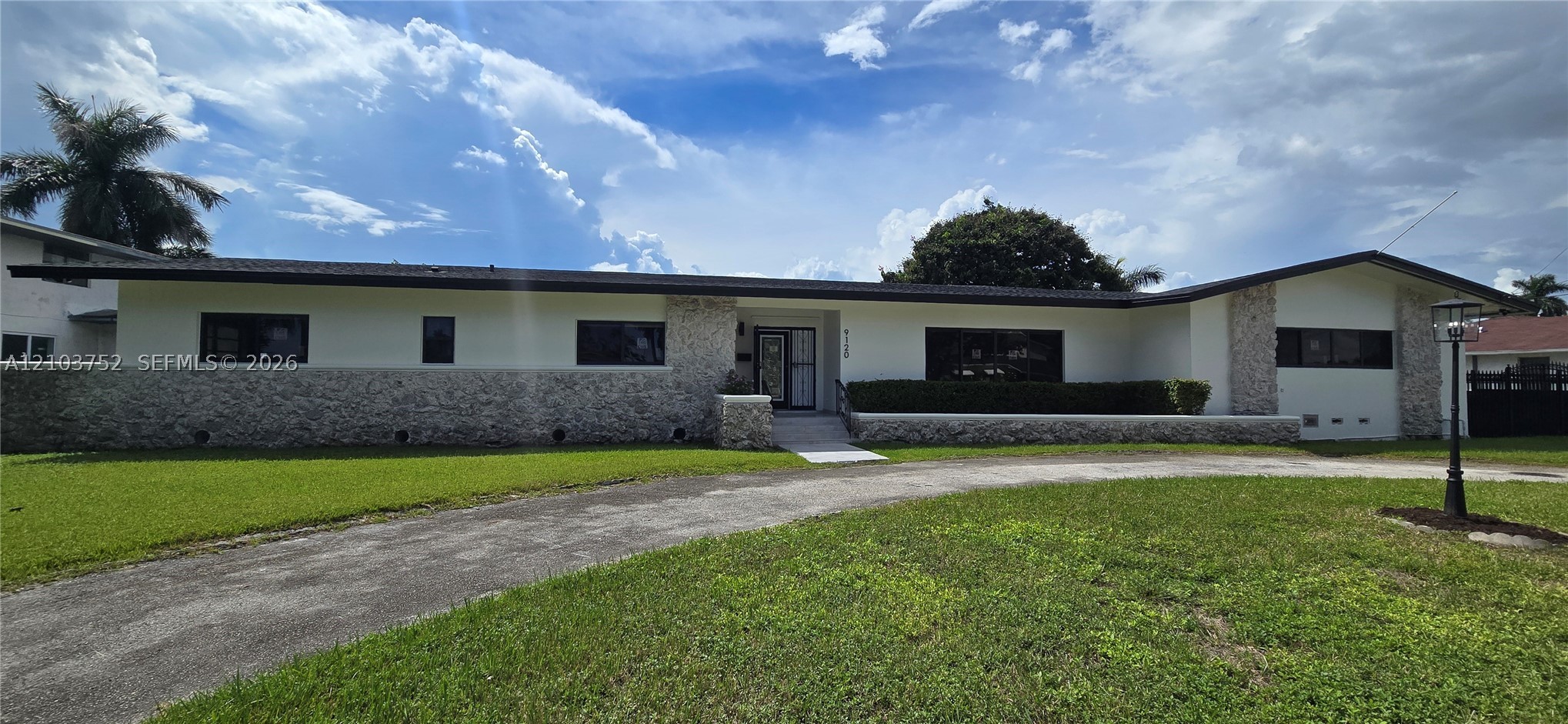 9120 Little River Dr — photo