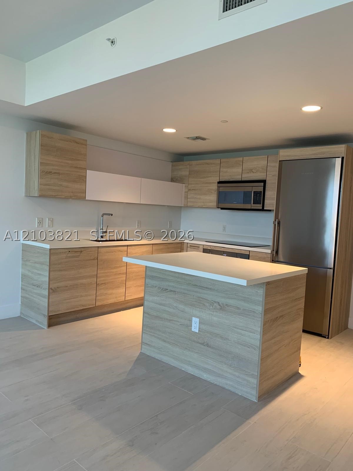 16385 Biscayne Blvd Unit 2302 — photo
