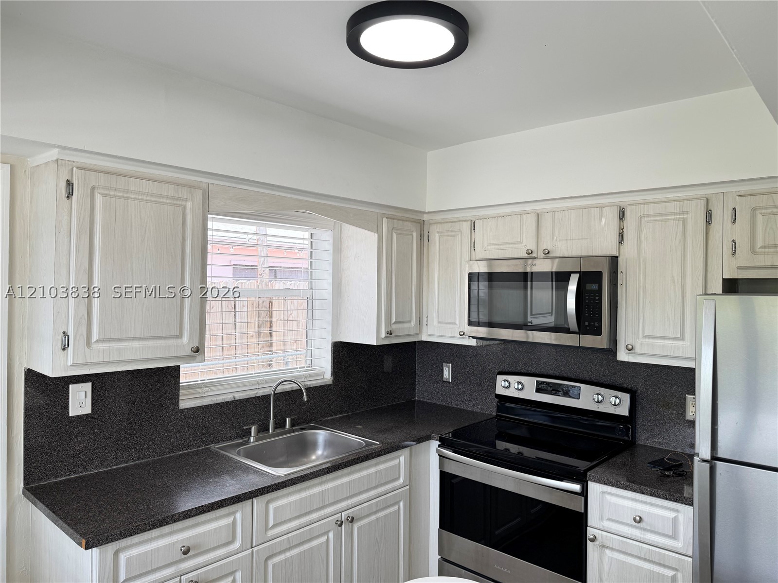 200 SW 10th St Unit 200 — photo
