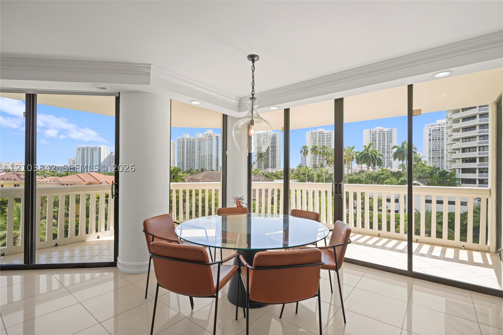 1000 W Island Blvd Unit 504 — photo