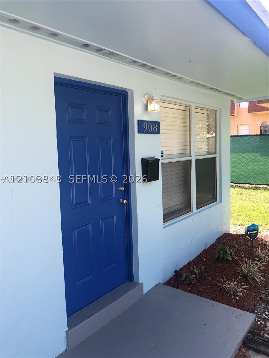 906 Greenbriar Dr Unit 908 — photo