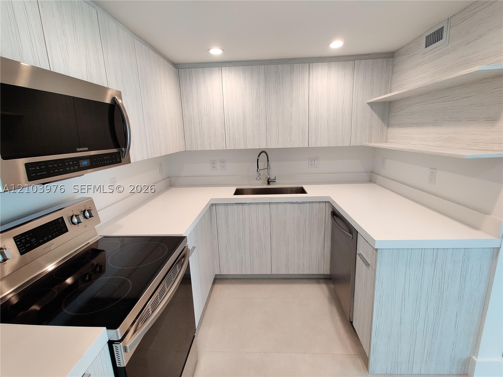 3755 NE 167th St Unit 23 — photo