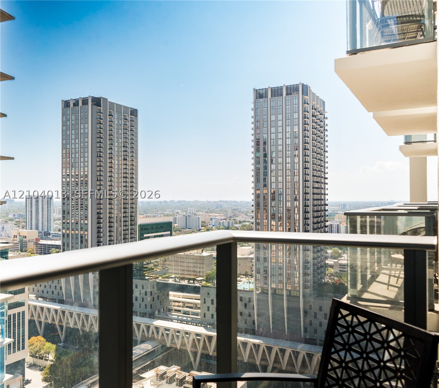 11 NE 6th St Unit 3005 — photo