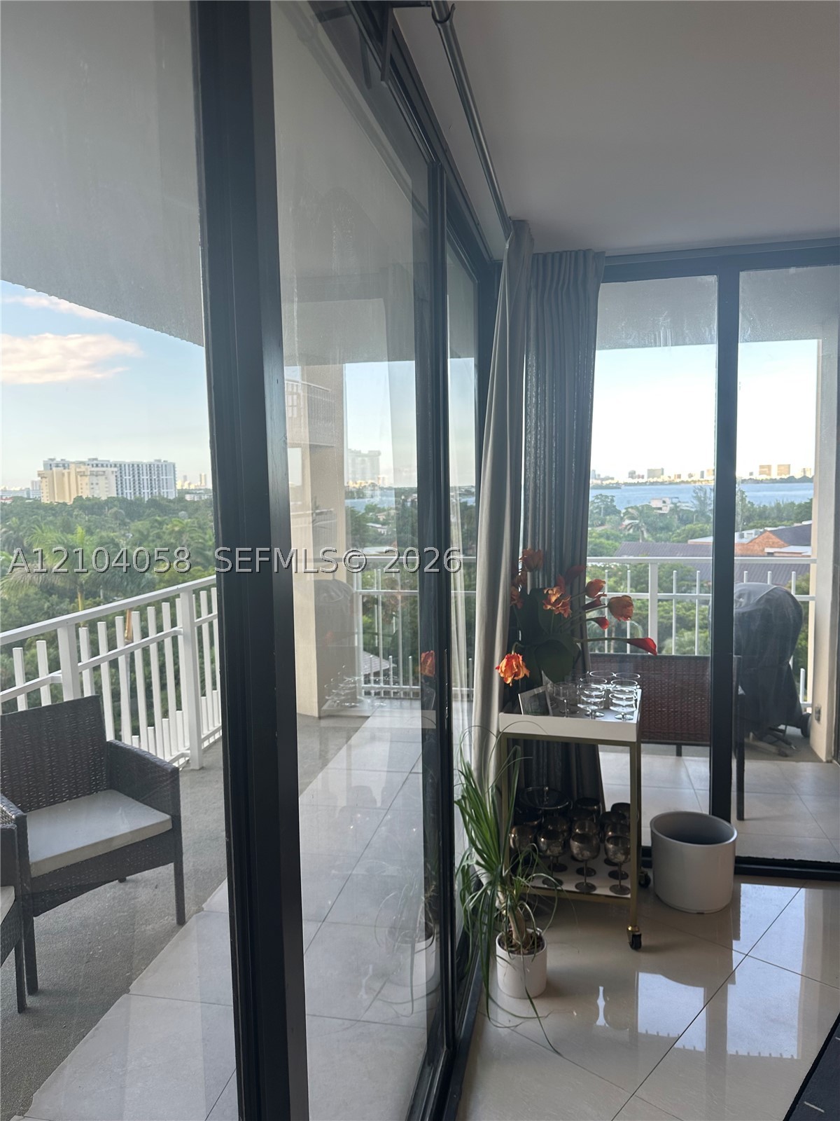 1000 Quayside Ter Unit 905 — photo