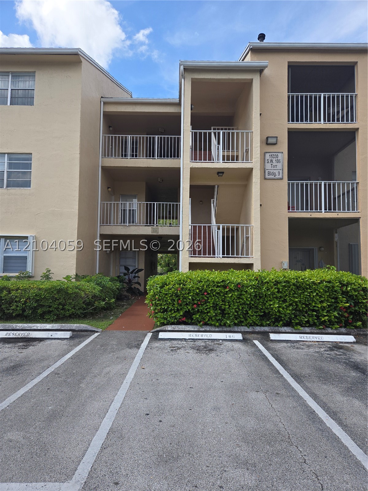 15330 SW 106th Ter Unit 902 — photo
