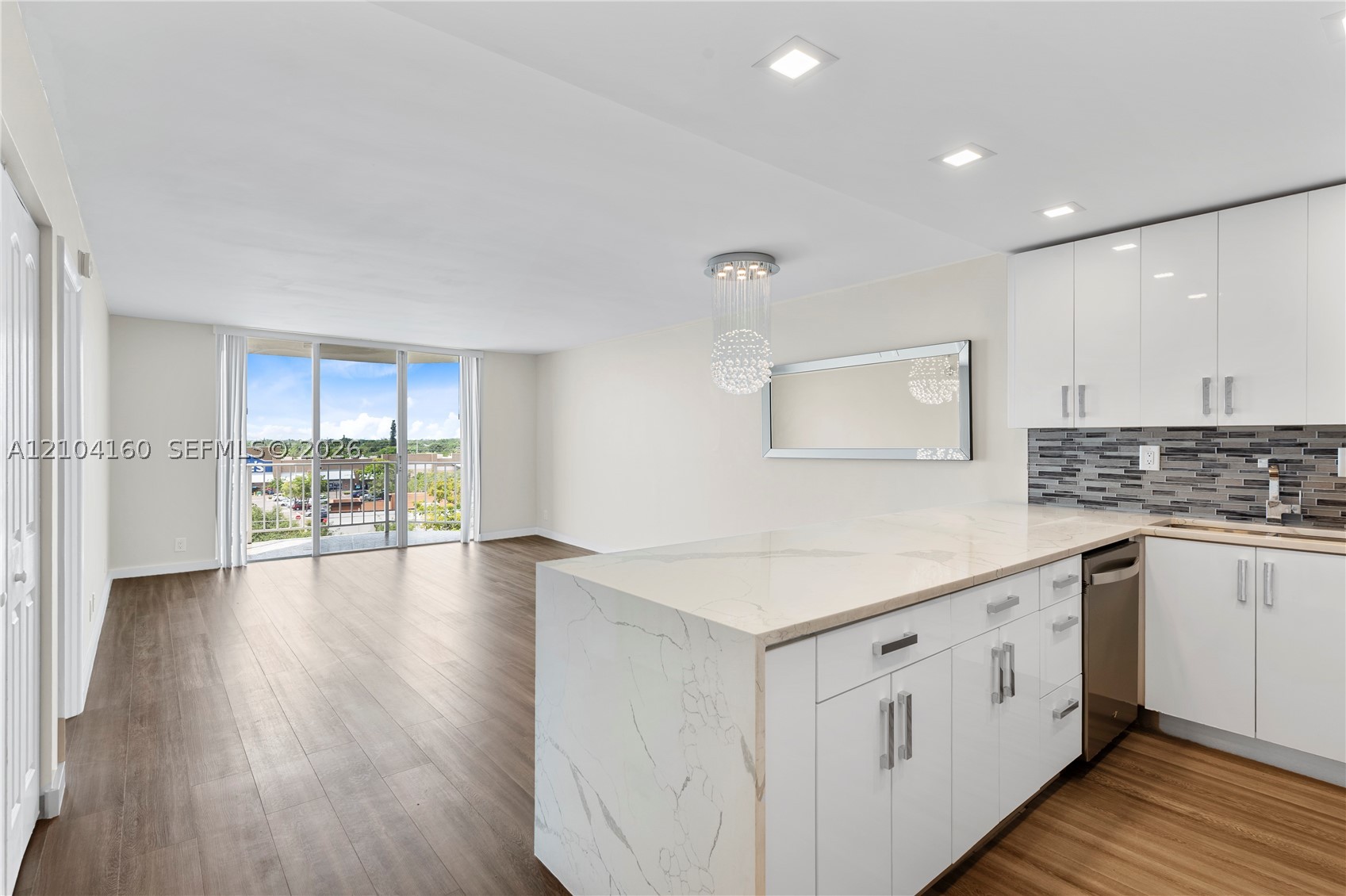 16710 NE 9th Ave Unit 608 — photo