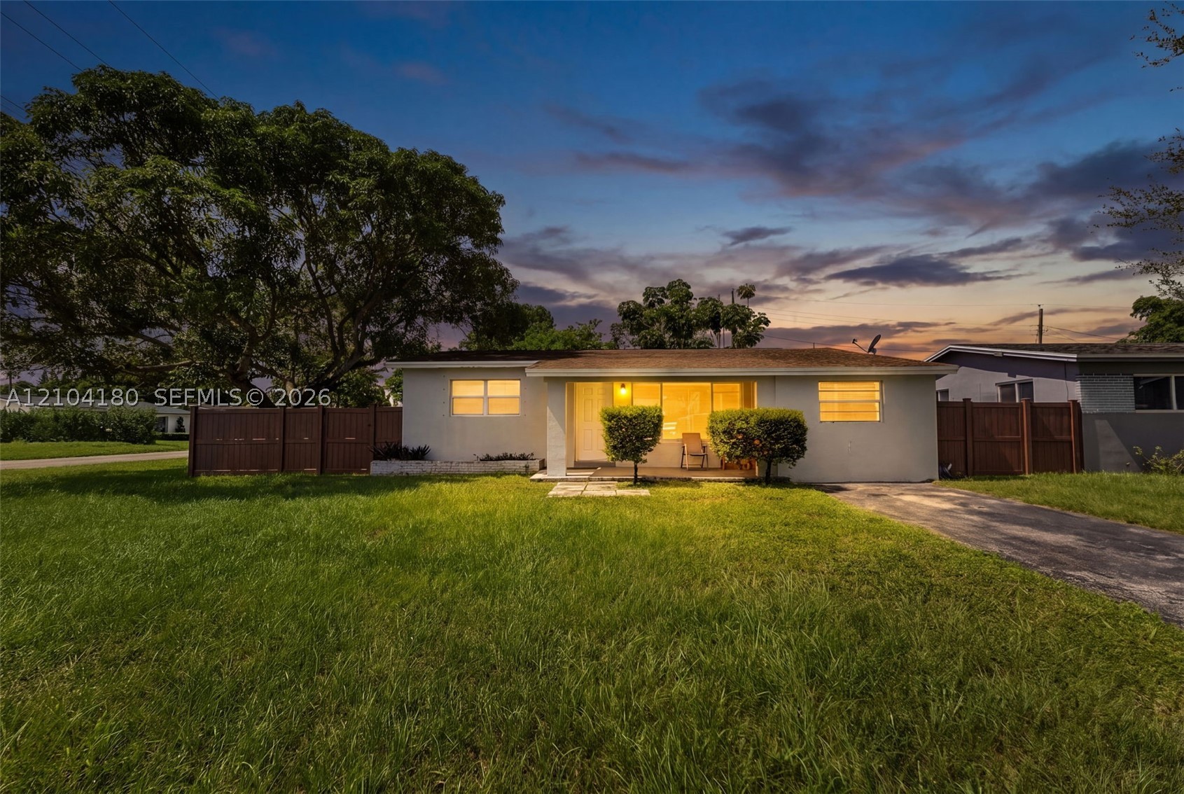 2440 Largo Dr — photo