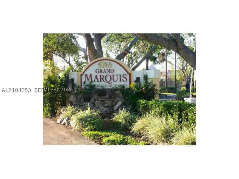 10121 W Sunrise Blvd Unit 206 — photo