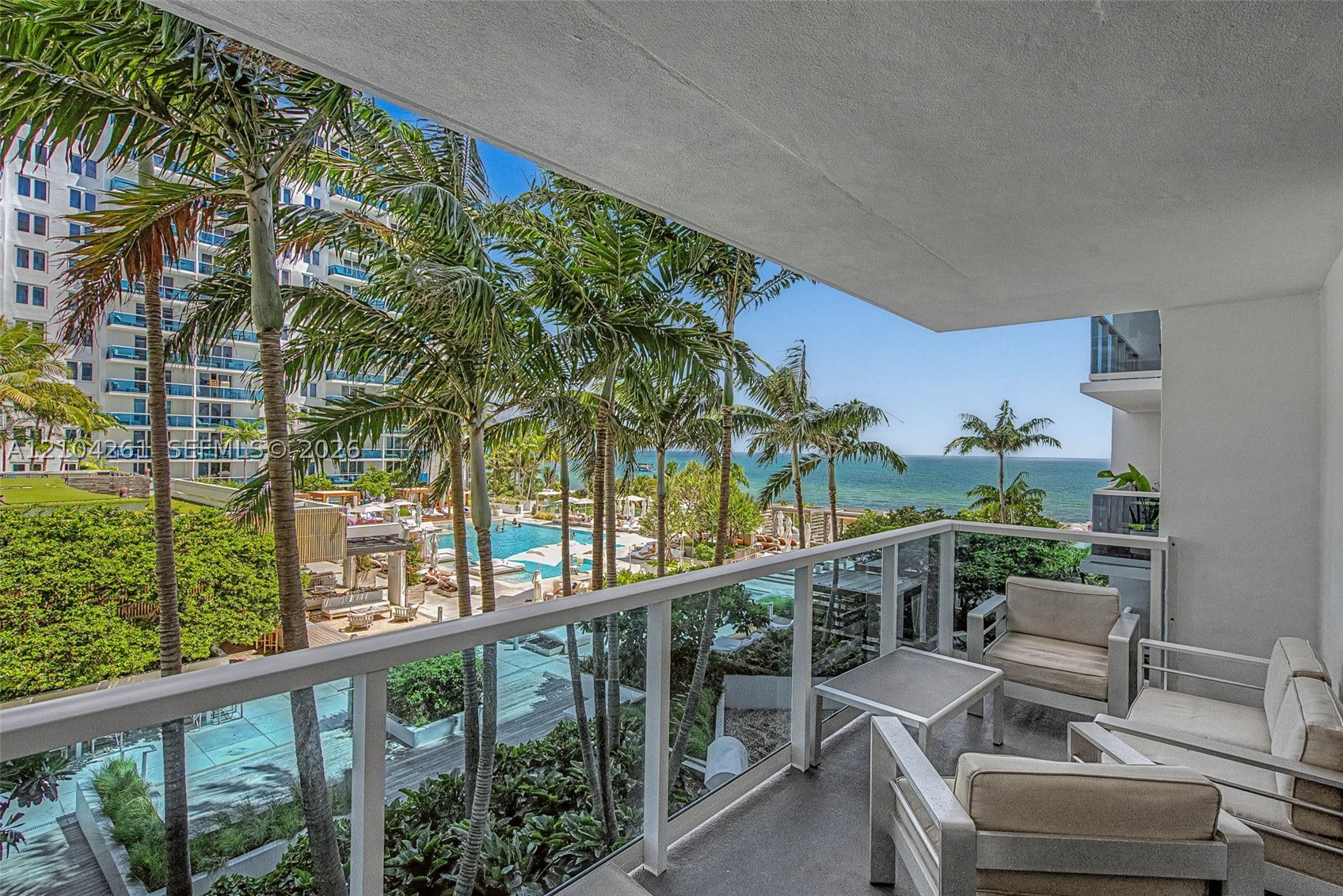 2301 Collins Ave Unit 516 — photo