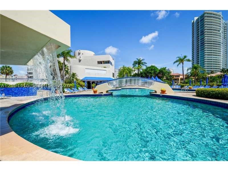19707 Turnberry Way Unit 18L — photo