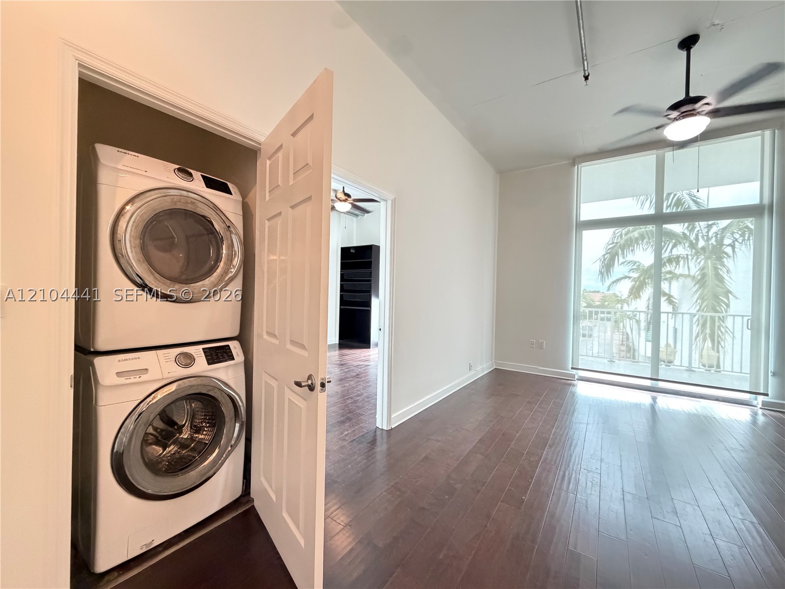 2100 Van Buren St Unit 320 — photo