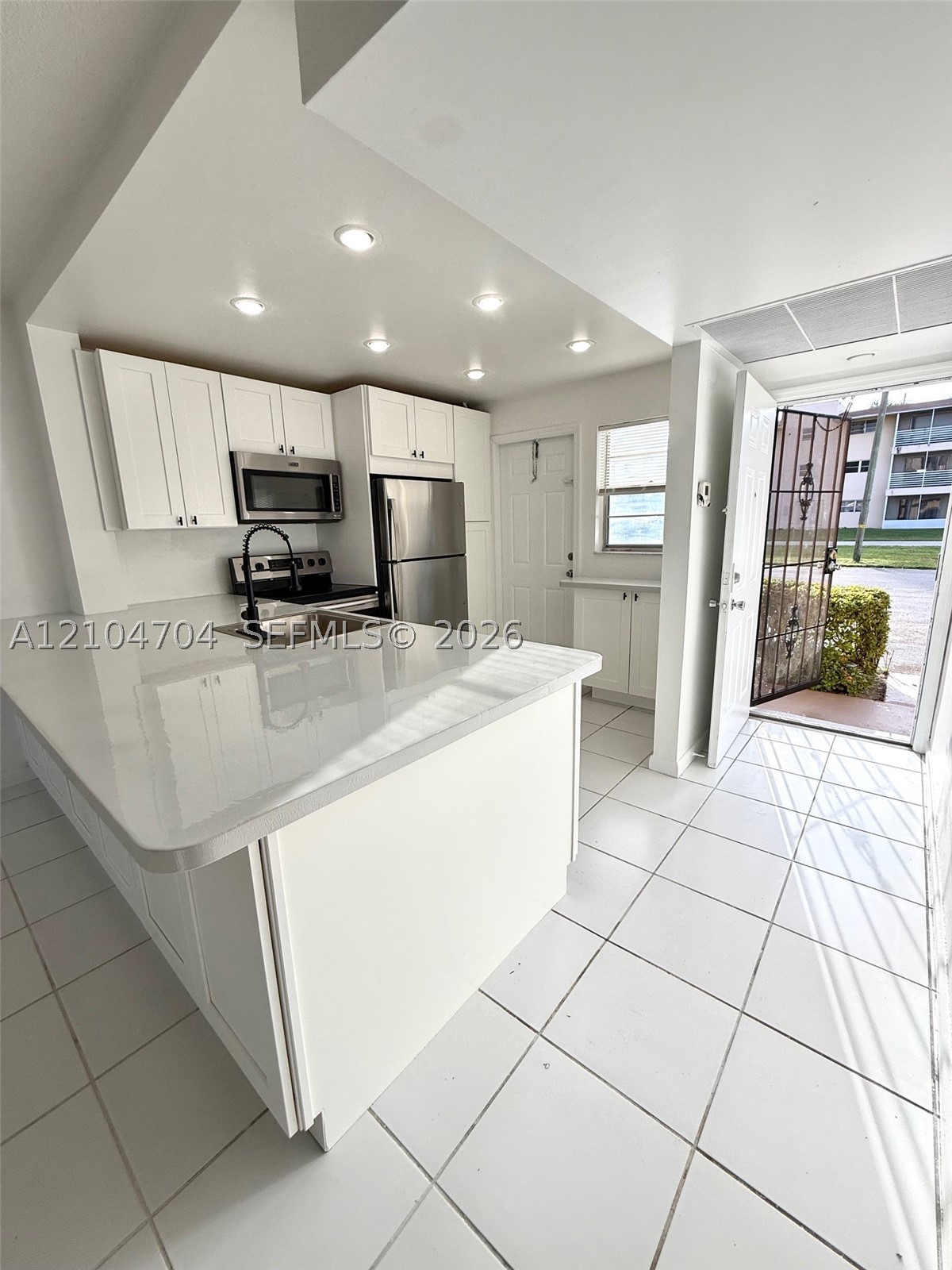 20111 NE 27th Ct Unit K107 — photo
