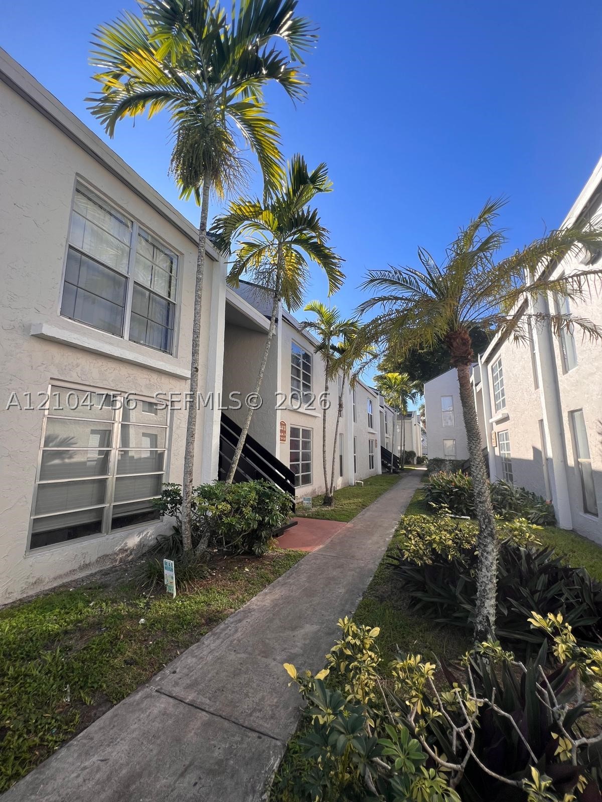 4431 Treehouse Ln Unit H28 — photo